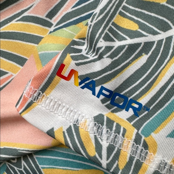 Salt Life UVA Rash Guard Parrots - Picture 4 of 6